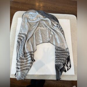 Pashmina Gray and Black Scarf